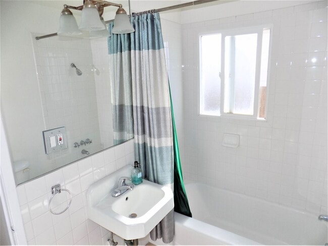 Building Photo - DOW