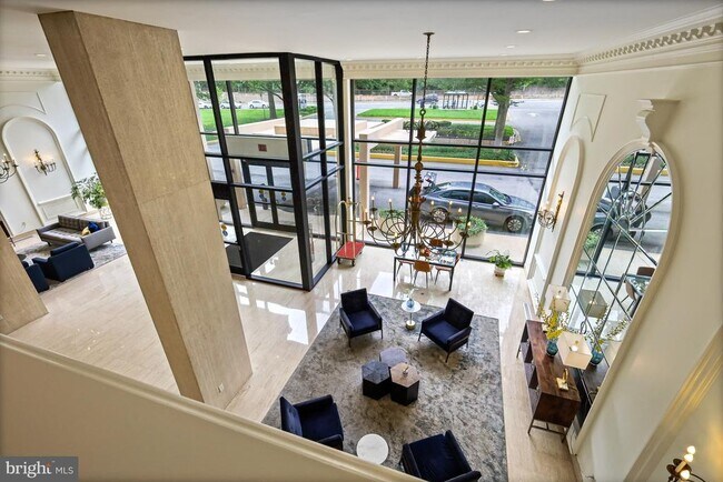 Building Photo - 1300 Army Navy Dr