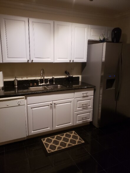 Primary Photo - 1465 NE 123rd St