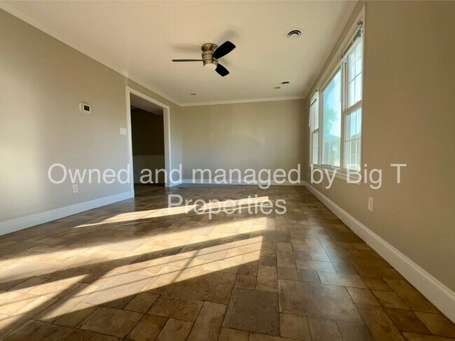 Building Photo - Beautiful 4 bedroom 2 bathroom home
