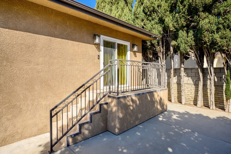 Building Photo - 1016 Linden Ave