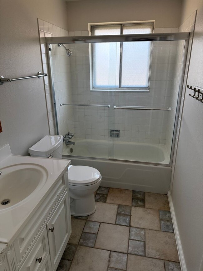 Building Photo - Spacious 3-bedroom ranch in quiet Arvada Neighborhood