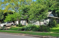 Building Photo - 8530 Capri Dr