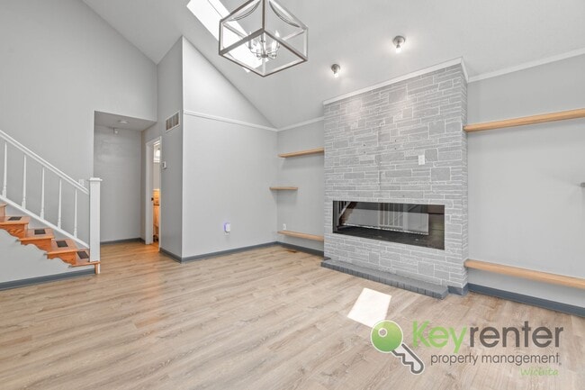 Building Photo - 3 Bedroom | 3 Bathroom - Ready to Entertai...