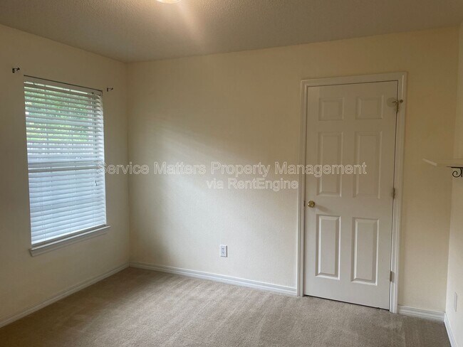 Building Photo - 6940 Hardwood Ct