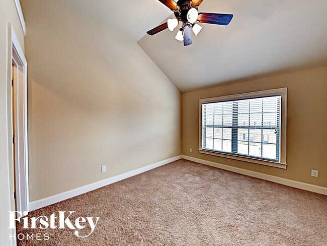 Building Photo - 810 Golden Isles Dr