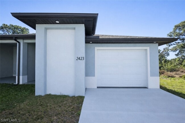 Building Photo - 2421 Milton Ave S