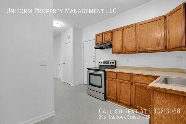 Building Photo - 296 Hancock St