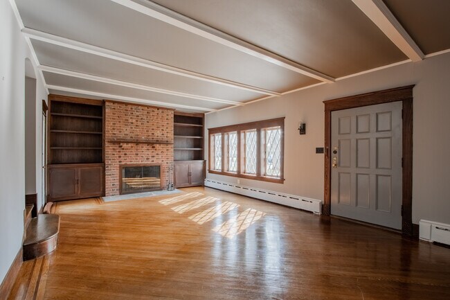 Building Photo - 3 Monmouth Ave