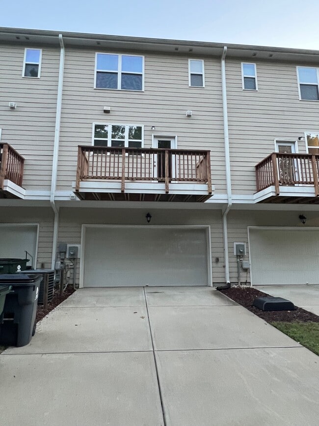 Building Photo - 6024 Kentworth Dr
