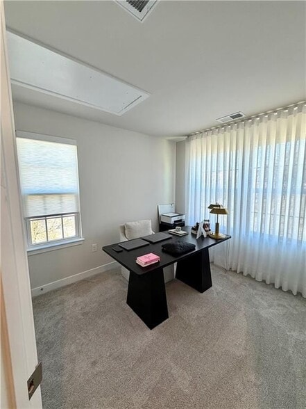 Building Photo - 2000 Fortuna St