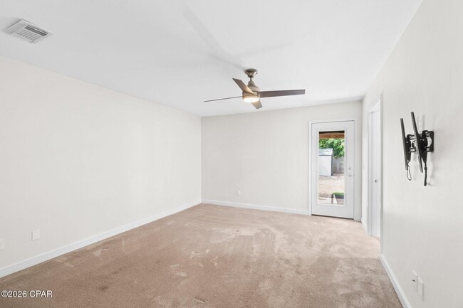 Building Photo - 136 Derby Woods Dr