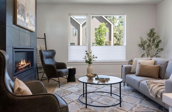Building Photo - Gorgeous BRAND NEW 3-Bdr/2.5-bath with Loft in beautiful Sunset Meadows! -Sisters, Oregon
