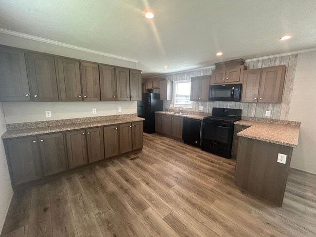 Primary Photo - 293 Wyoming