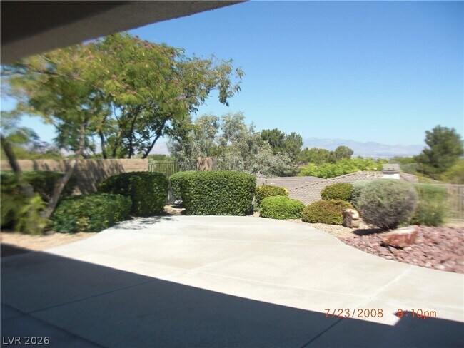 Building Photo - 6 Panther Creek Ct