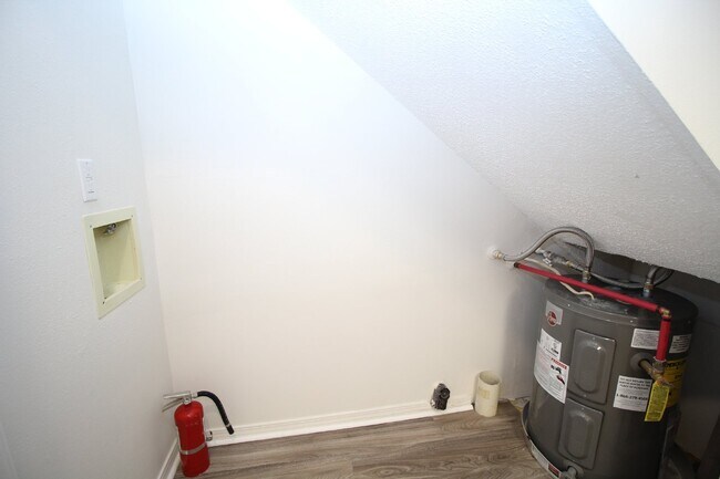 Building Photo - Foxborough Townhome with Modern Flooring &...