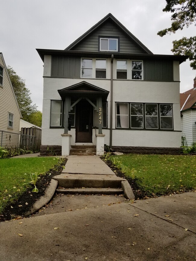 Building Photo - 3247 Minnehaha Ave
