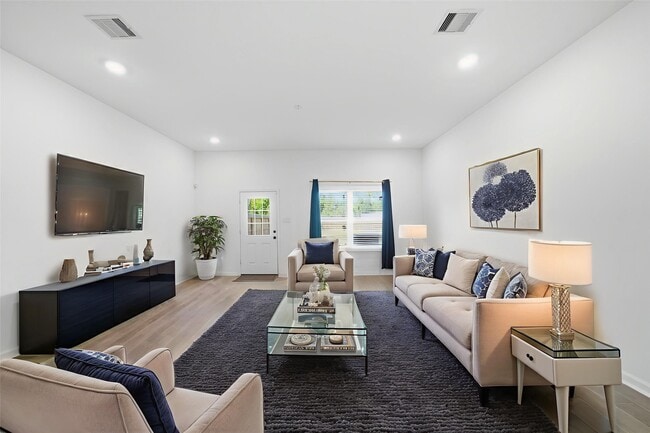 Building Photo - 4615 Ireland St