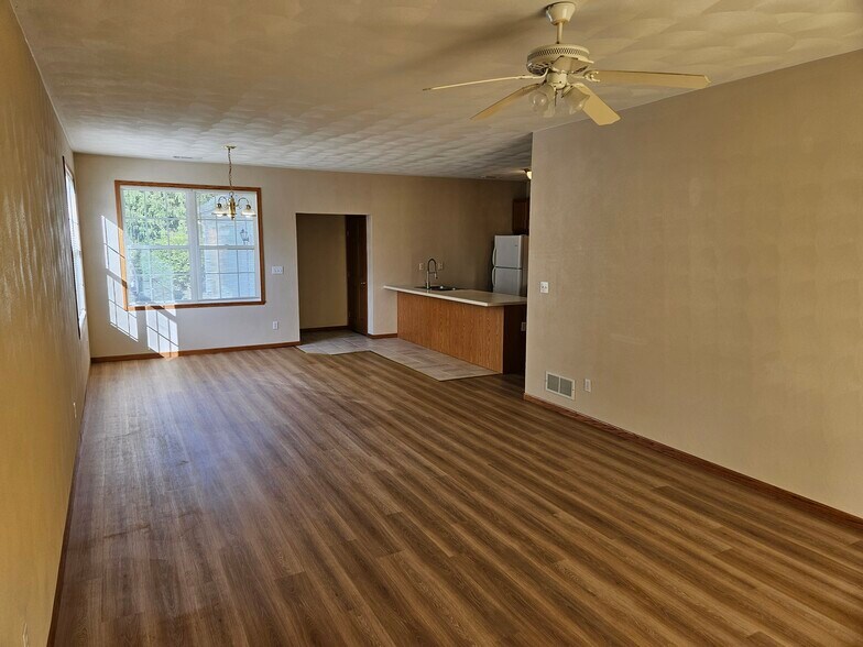 Building Photo - 10296 Metalmark Ln