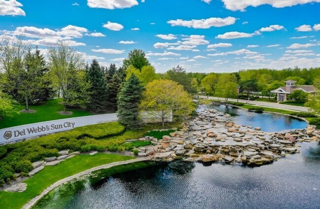 Building Photo - 12950 Meadow View Ct