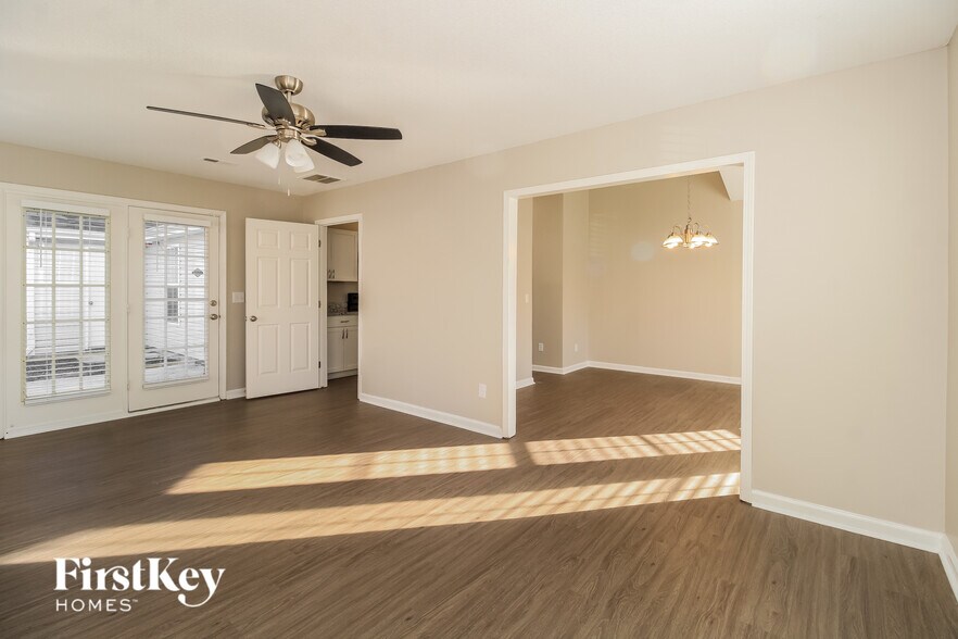 Building Photo - 4705 Meadowcroft Rd