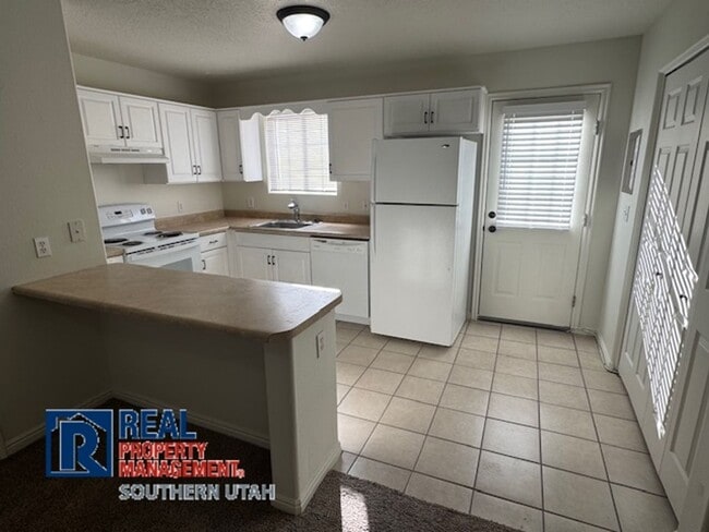 Building Photo - Lexington Hills 2 Bedroom