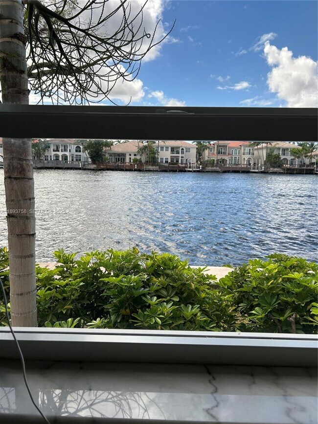 Building Photo - 2200 S Ocean Dr