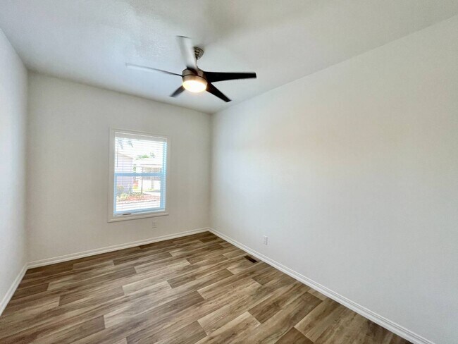 Building Photo - 34 Elm Via