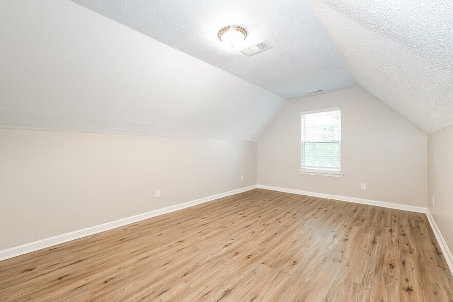 Building Photo - 5521 Milton Ridge Dr
