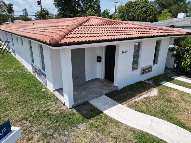 Building Photo - 2460 SW 36th Ave