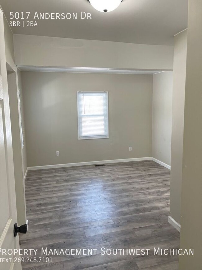Building Photo - 5017 Anderson Dr