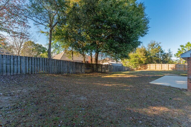 Building Photo - 546 Tikell Dr