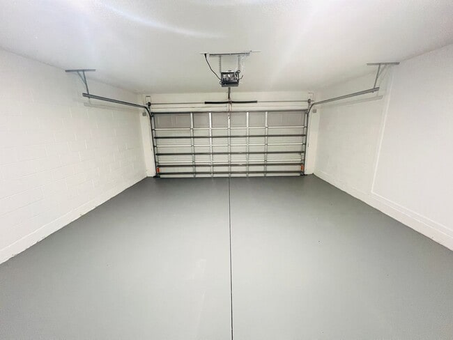 Building Photo - GORGEOUS 4 Bedroom/ 2 Bathroom in Palm Bay!!