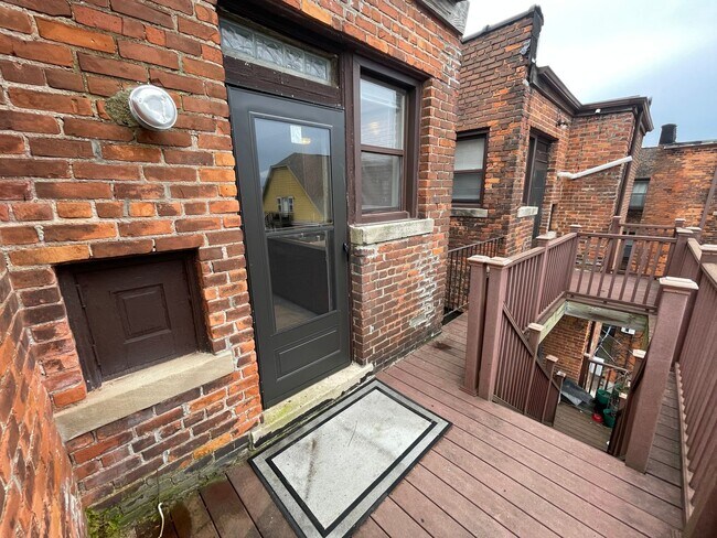 Building Photo - CASS D Apartments-5338