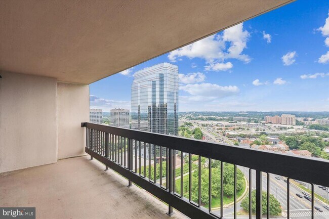 Building Photo - 3701 S George Mason Dr