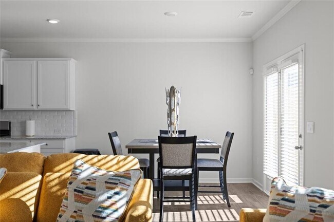 Building Photo - 2203 Blue Monarch Dr