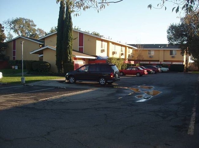 Parking Lot - Santa Ana Apartments