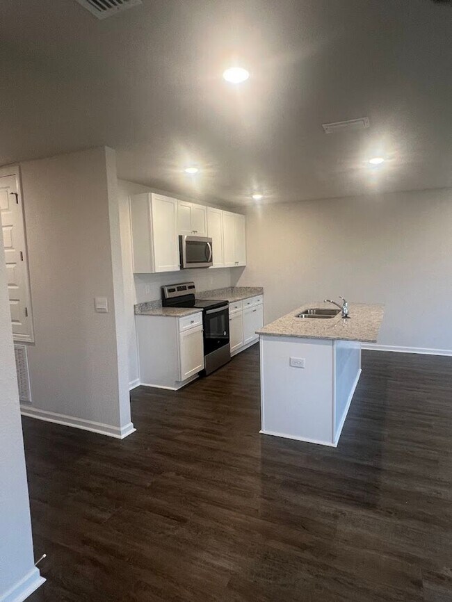 Building Photo - Stonebrooke S/D