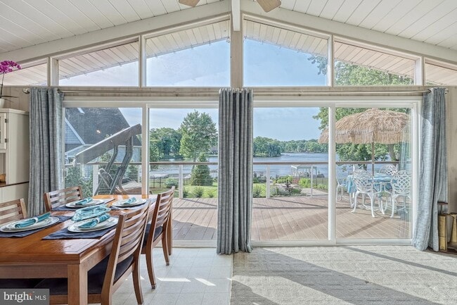 Building Photo - 366 Lake Meade Dr