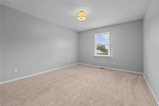 Building Photo - Build Equity While Leasing - Lease to Own