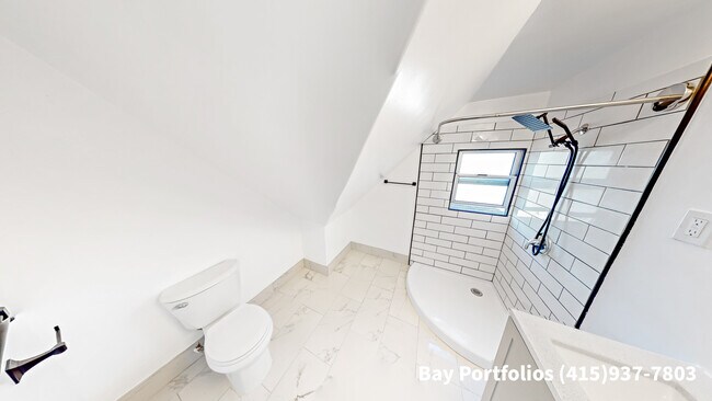 Building Photo - 1239 Haskell St