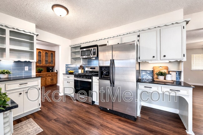 Building Photo - 106 Thompson Dr