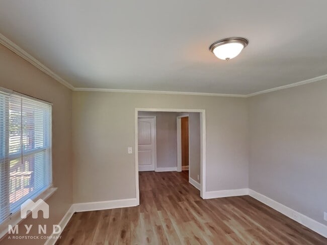 Building Photo - 4922 Statesville Rd