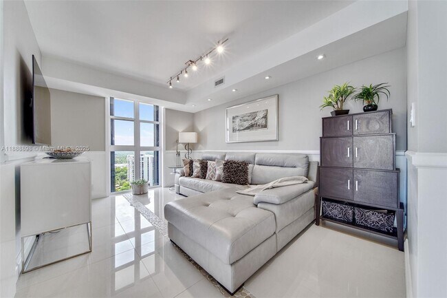 Building Photo - 4000 Towerside Terrace