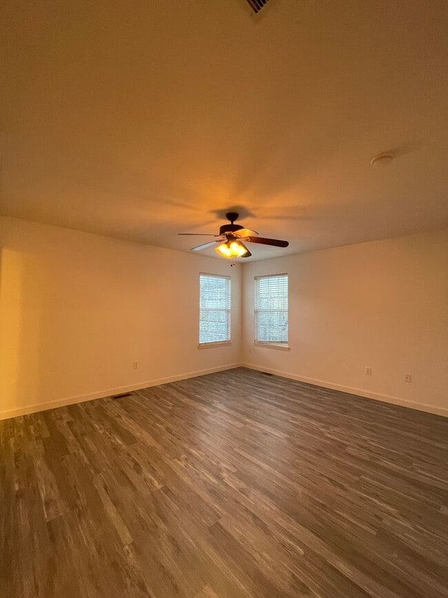 Building Photo - Kirkwood