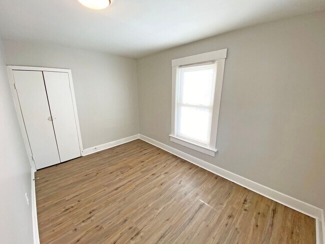 Building Photo - Burkhardt Home : **MOVE-IN SPECIAL: 100% O...
