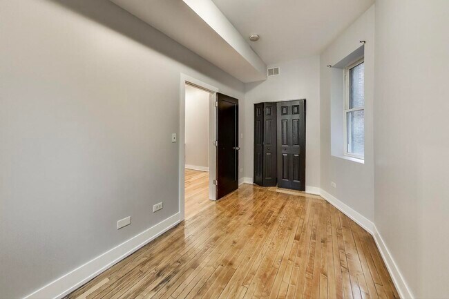 Building Photo - 3939 W Polk St
