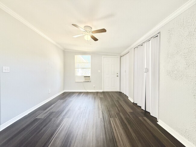 Building Photo - 7111 Onyx Dr N