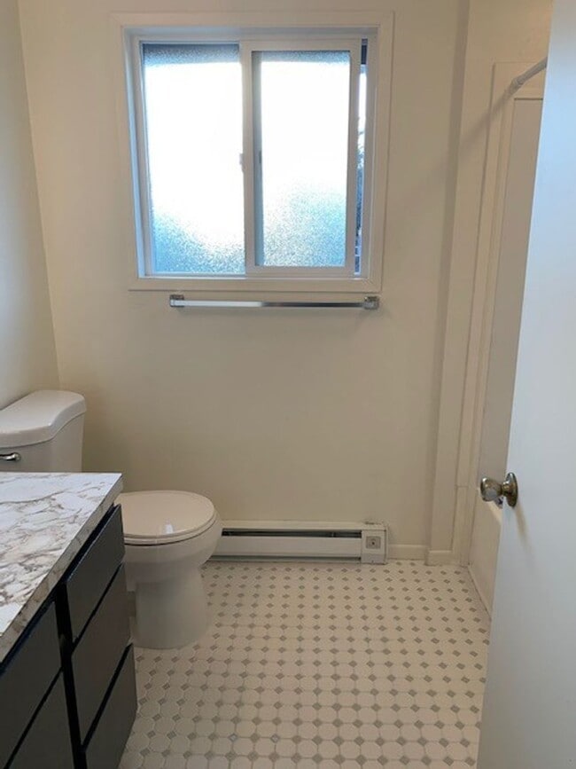 Building Photo - 1211 Summers Ln