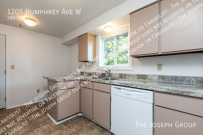 Building Photo - 1208 Humphrey Ave W